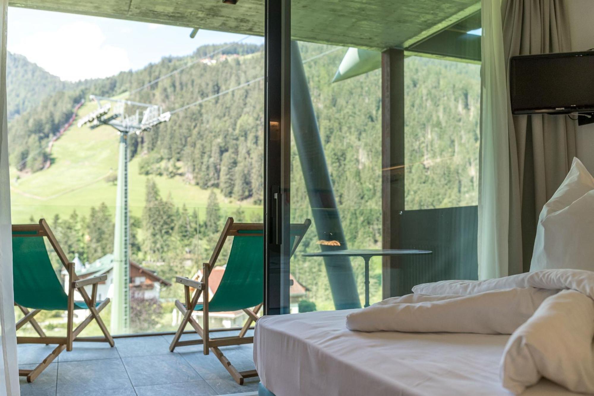 Al Plan, A Mountain Moving Hotel San Vigilio Di Marebbe Ruang foto