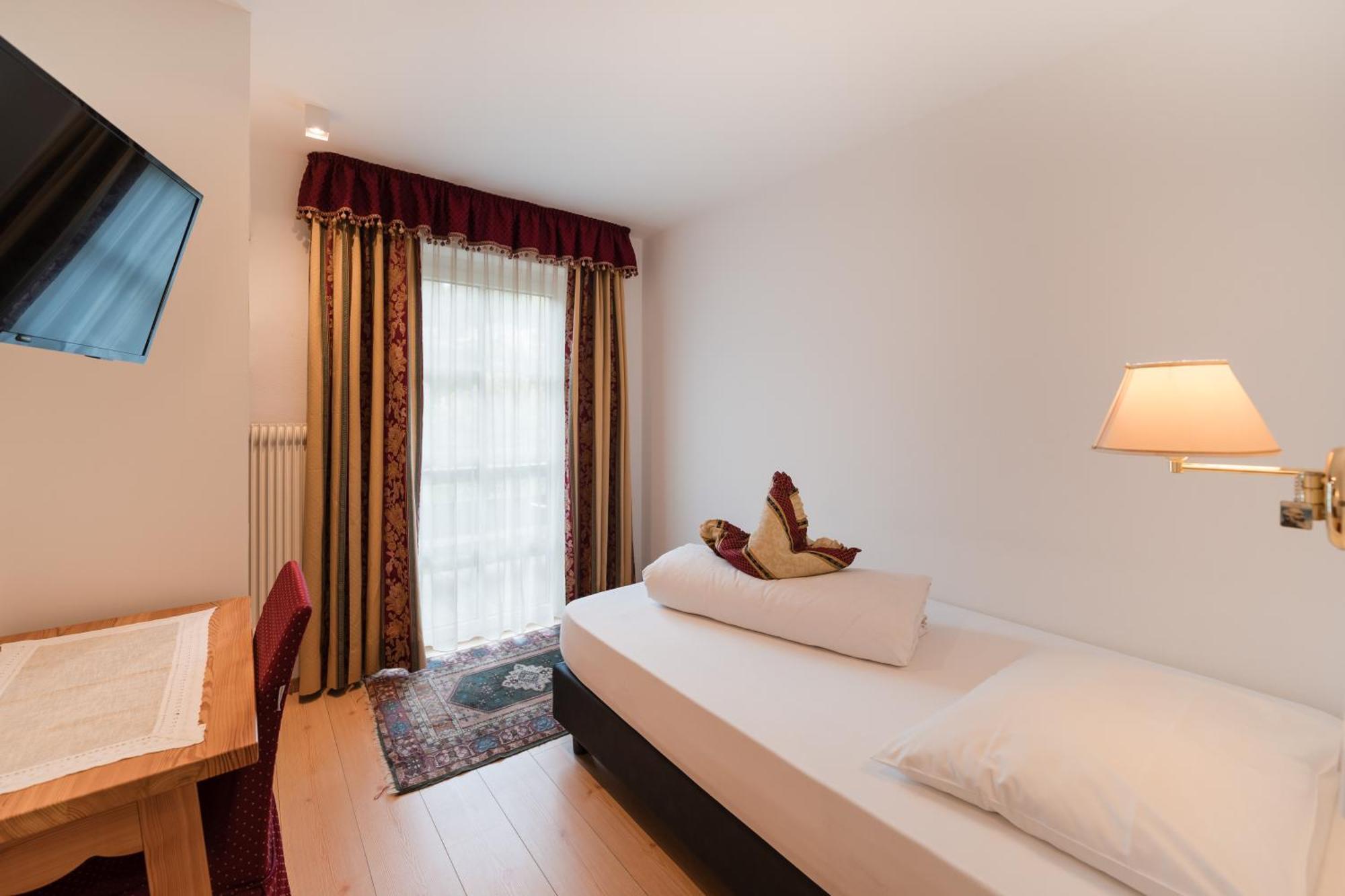 Al Plan, A Mountain Moving Hotel San Vigilio Di Marebbe Bagian luar foto