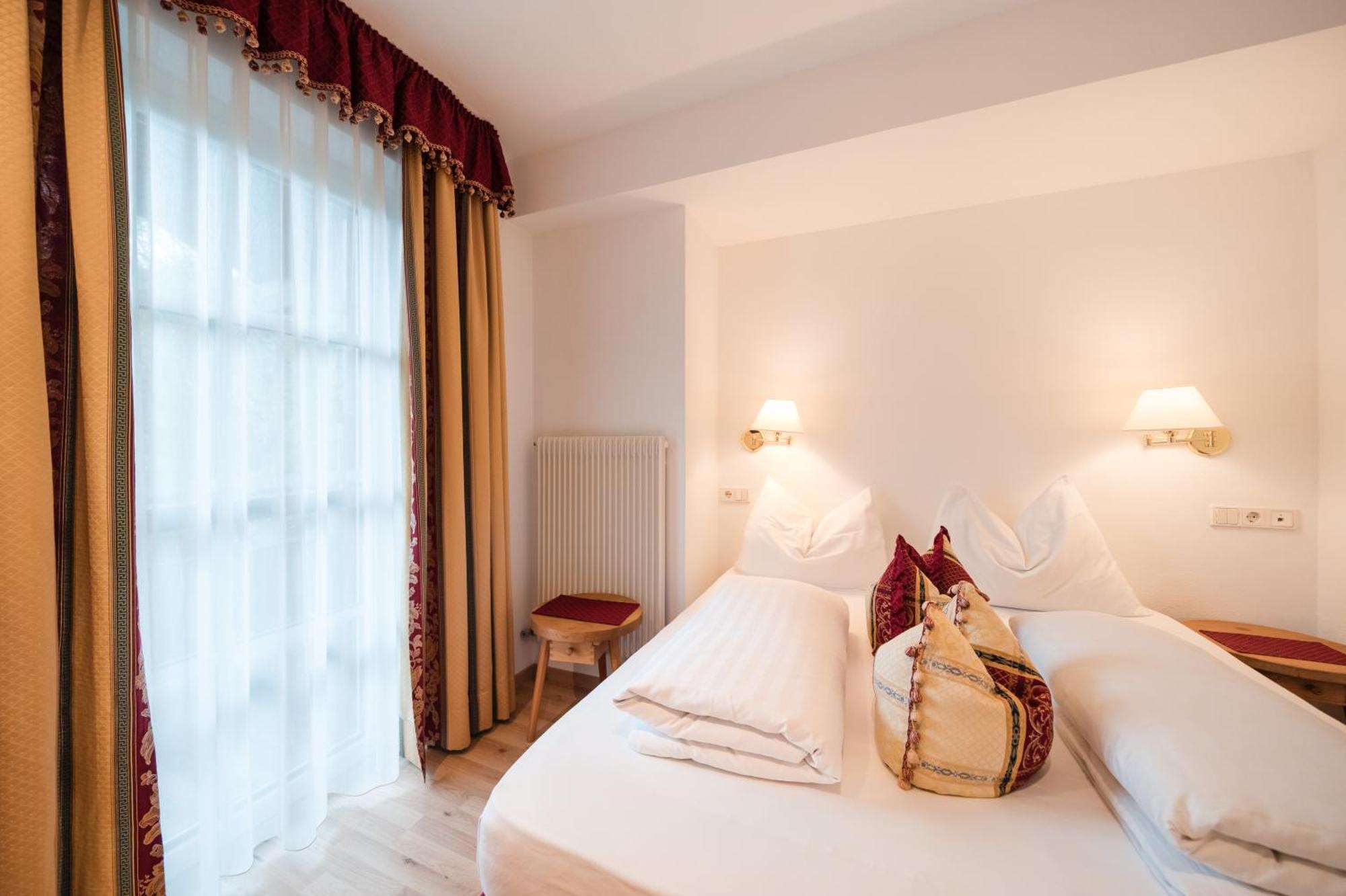 Al Plan, A Mountain Moving Hotel San Vigilio Di Marebbe Bagian luar foto