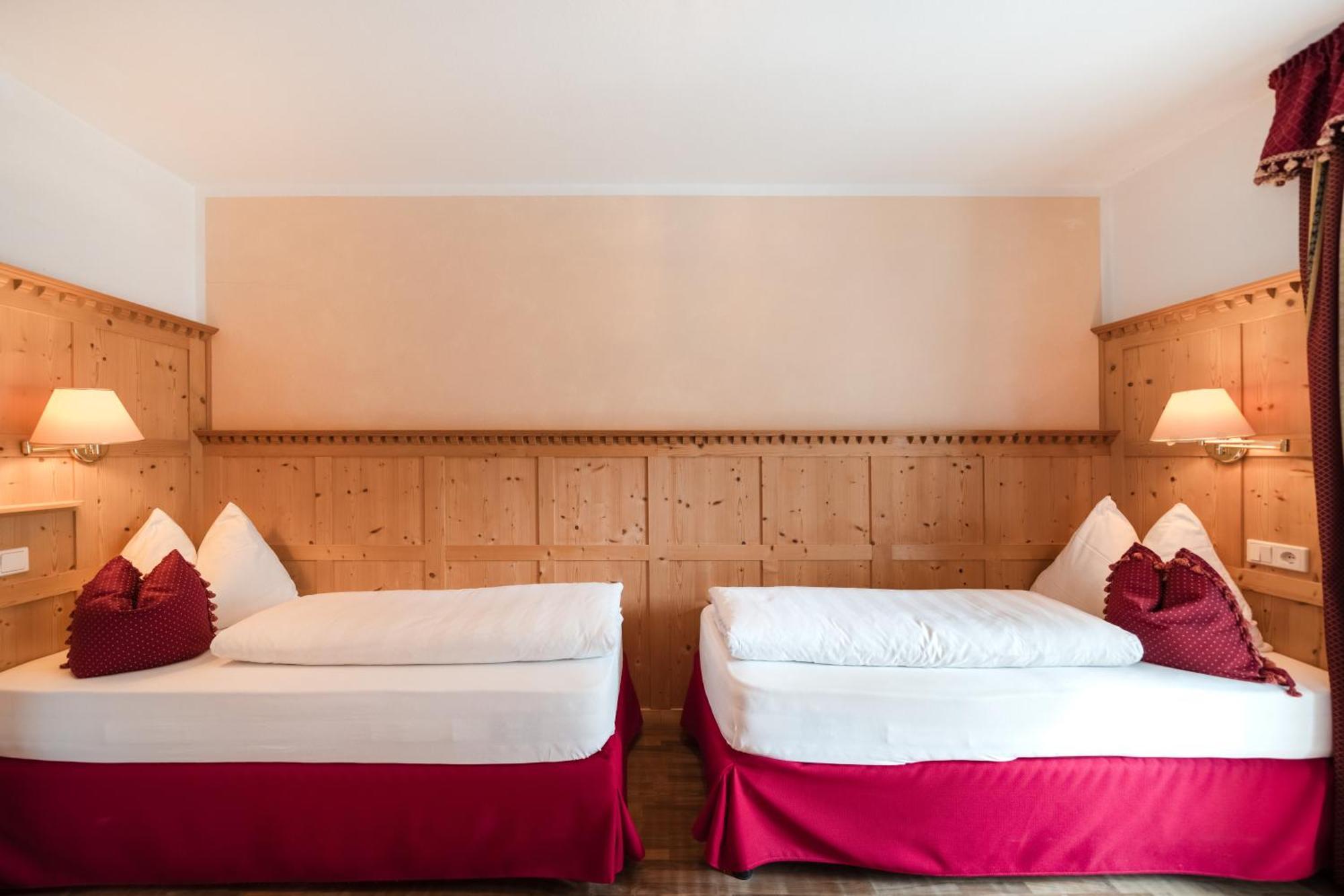 Al Plan, A Mountain Moving Hotel San Vigilio Di Marebbe Bagian luar foto