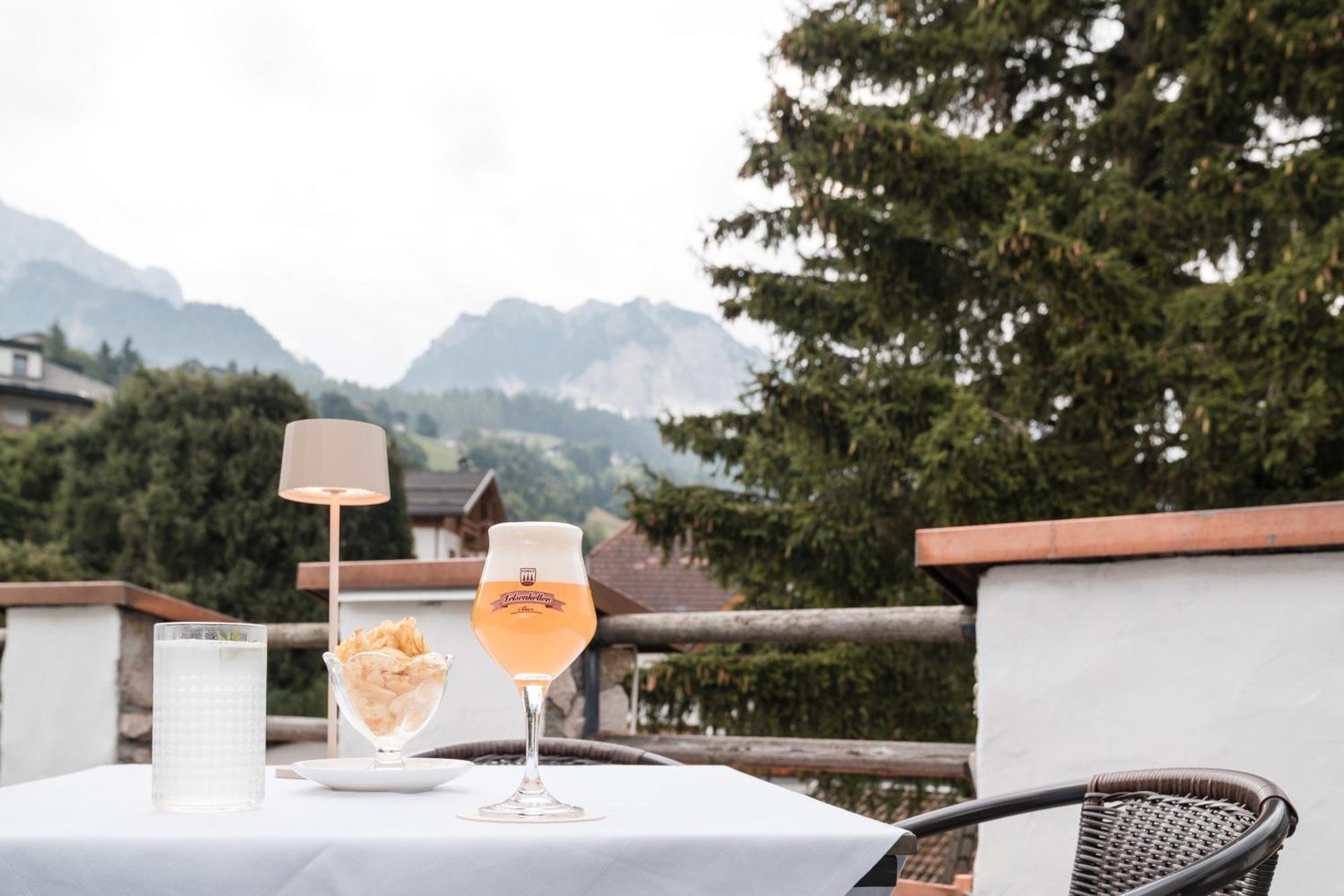 Al Plan, A Mountain Moving Hotel San Vigilio Di Marebbe Bagian luar foto