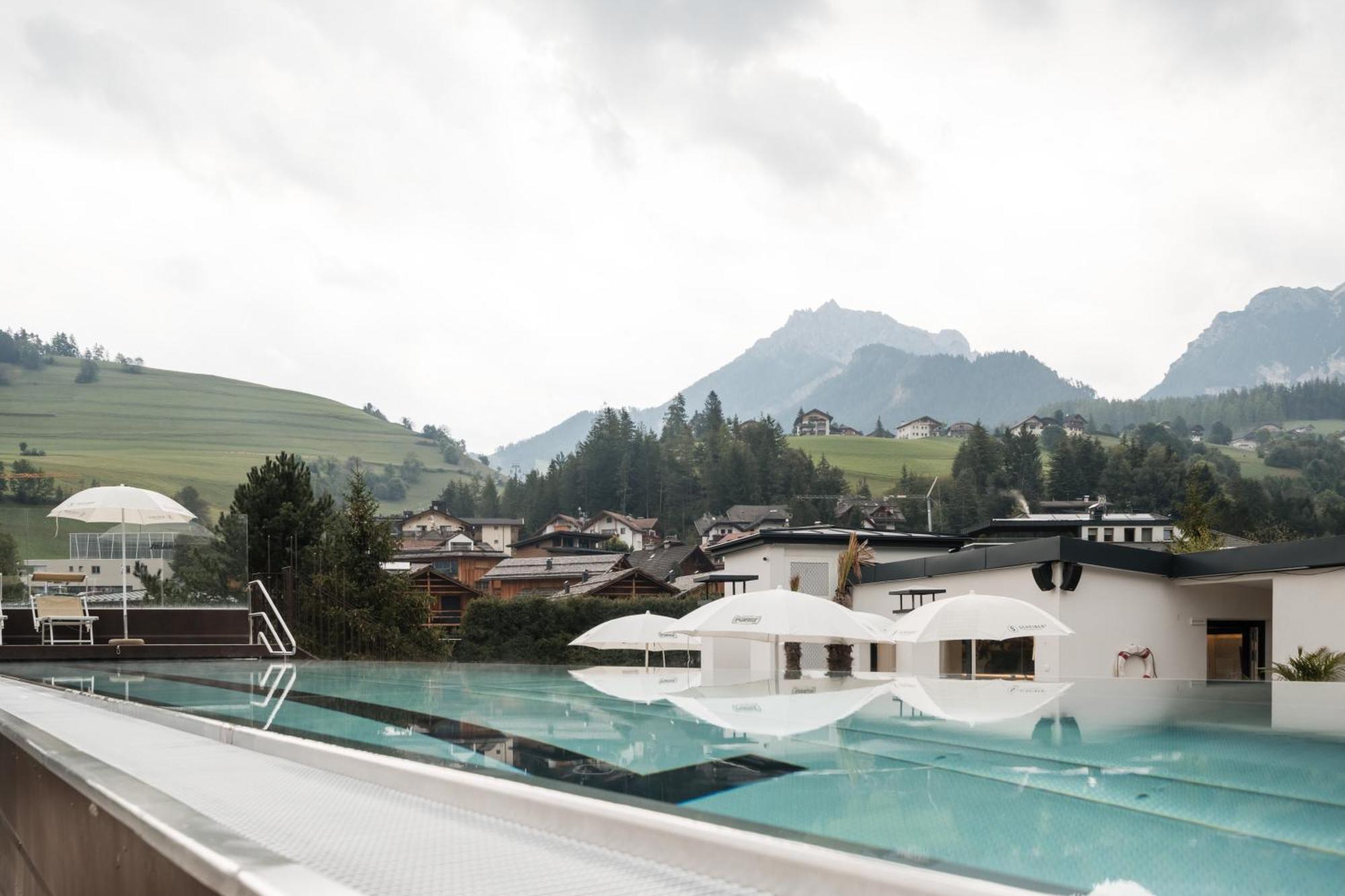 Al Plan, A Mountain Moving Hotel San Vigilio Di Marebbe Bagian luar foto