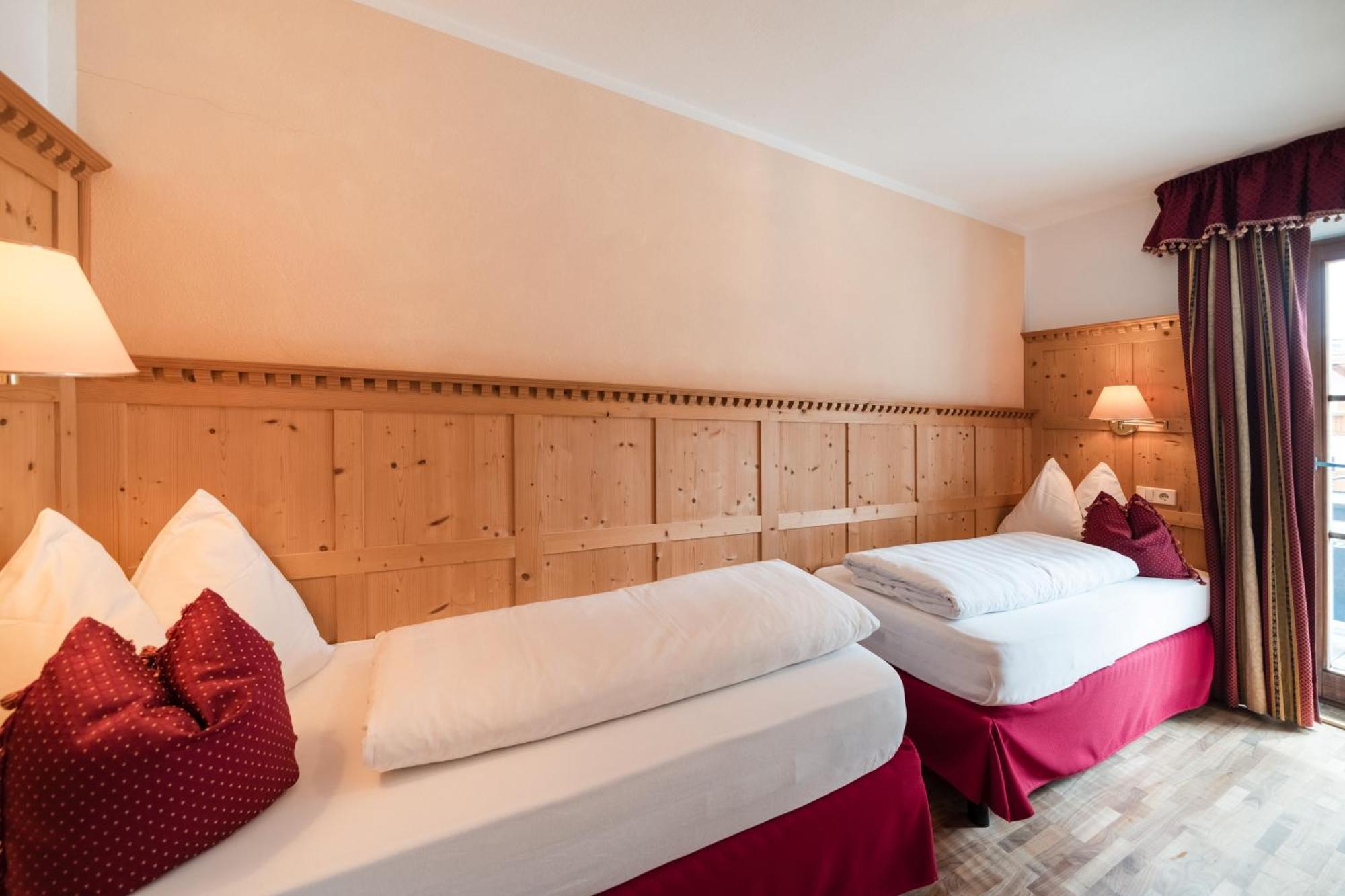 Al Plan, A Mountain Moving Hotel San Vigilio Di Marebbe Bagian luar foto